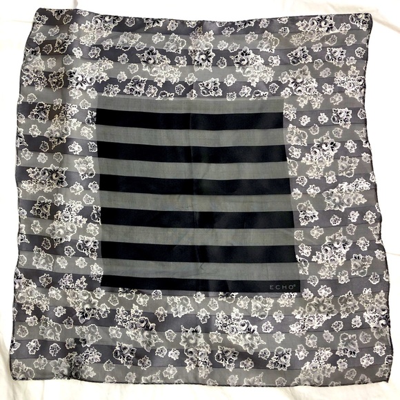 Echo Scarf - Picture 1 of 8